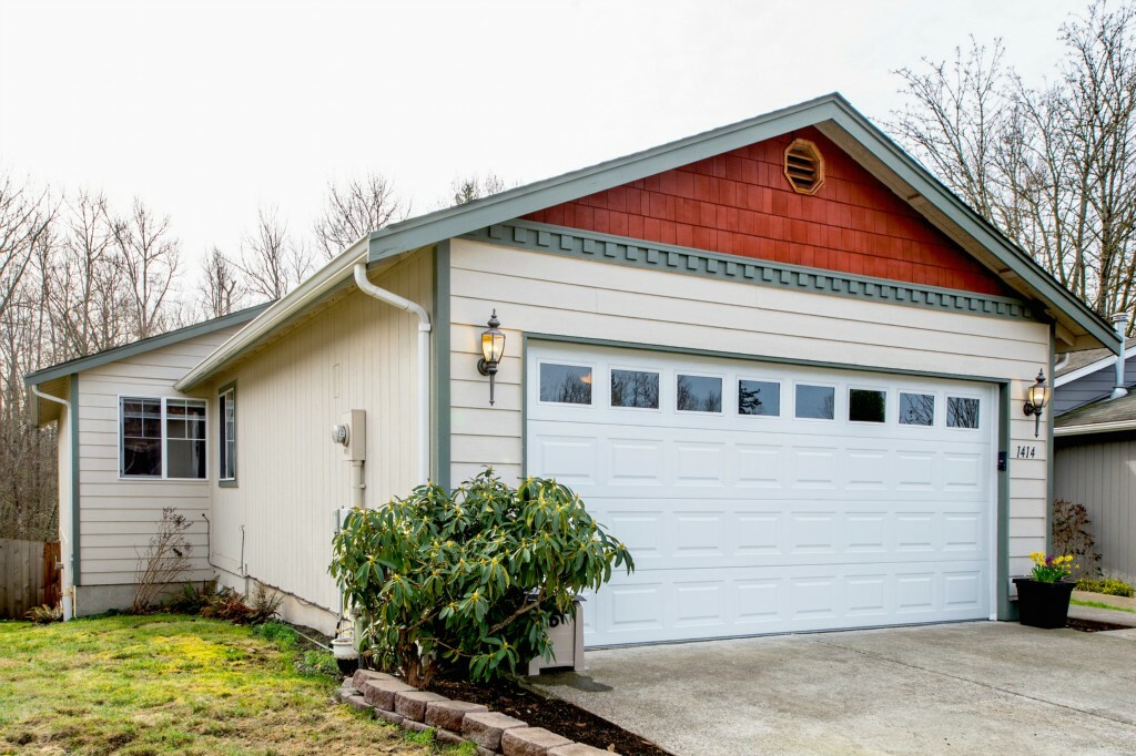 Property Photo:  1414 Fruitland Dr  WA 98226 