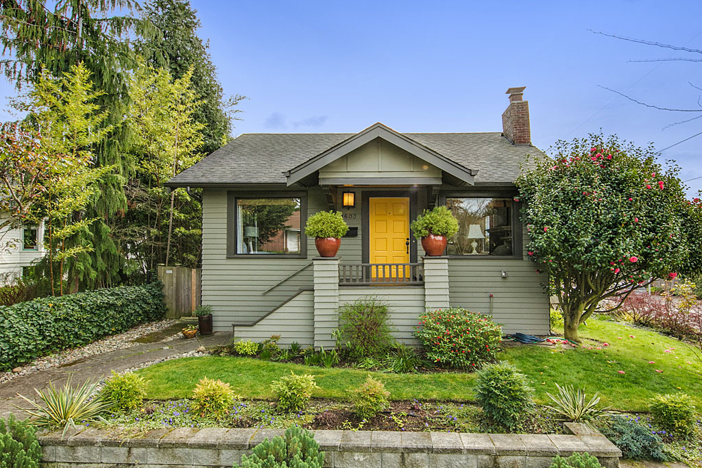 Property Photo:  1603 N 36th  WA 98103 