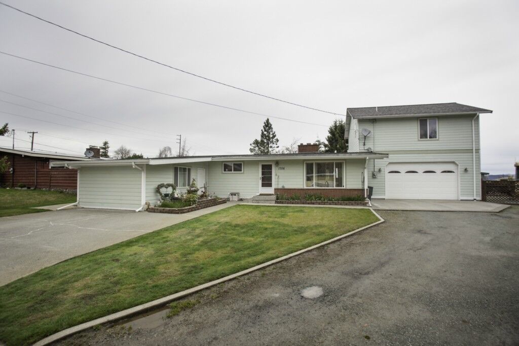 Property Photo:  1706 37th St  WA 98221 