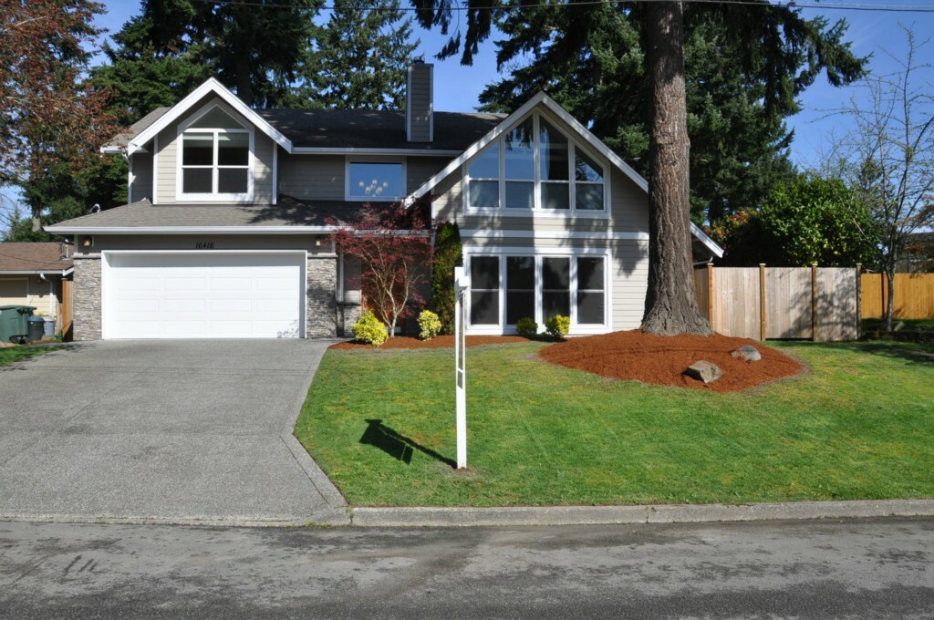 Property Photo: 16416 NE 6th St WA 98008