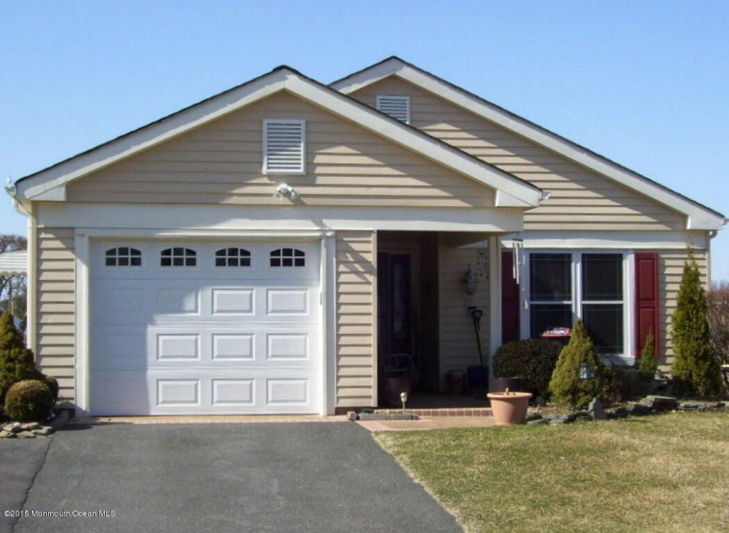 Property Photo:  22 Maidstone Way  NJ 08759 