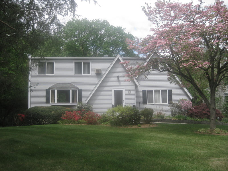 Property Photo:  4 Windsor Rd  NJ 07645 