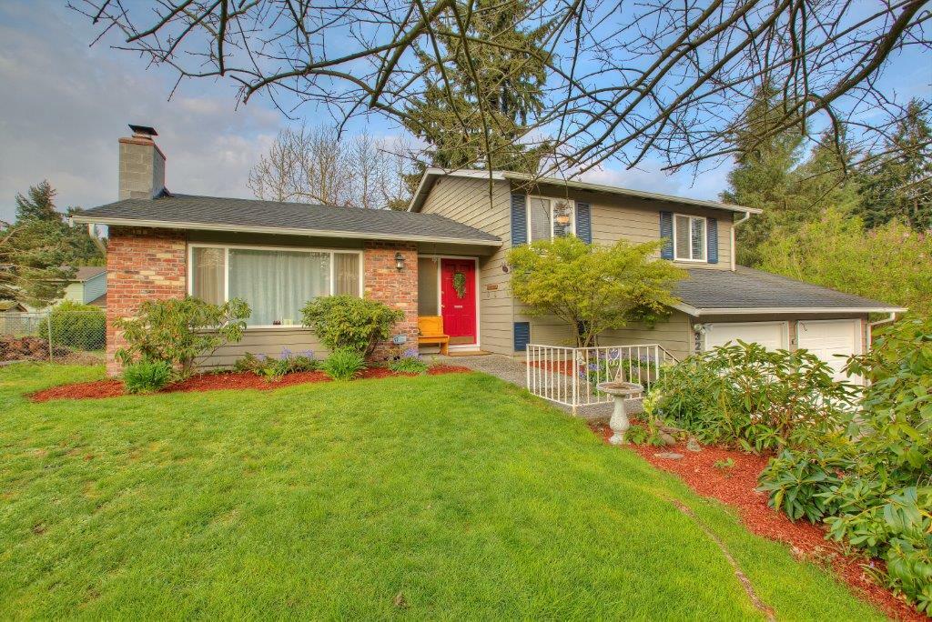 Property Photo: 32713 32nd Ave SW WA 98023