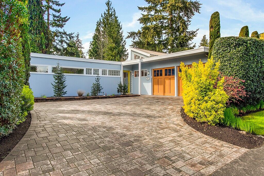 Property Photo:  2937 74th Ave SE  WA 98040 