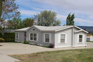 Property Photo: 1437 S Miller St WA 98801
