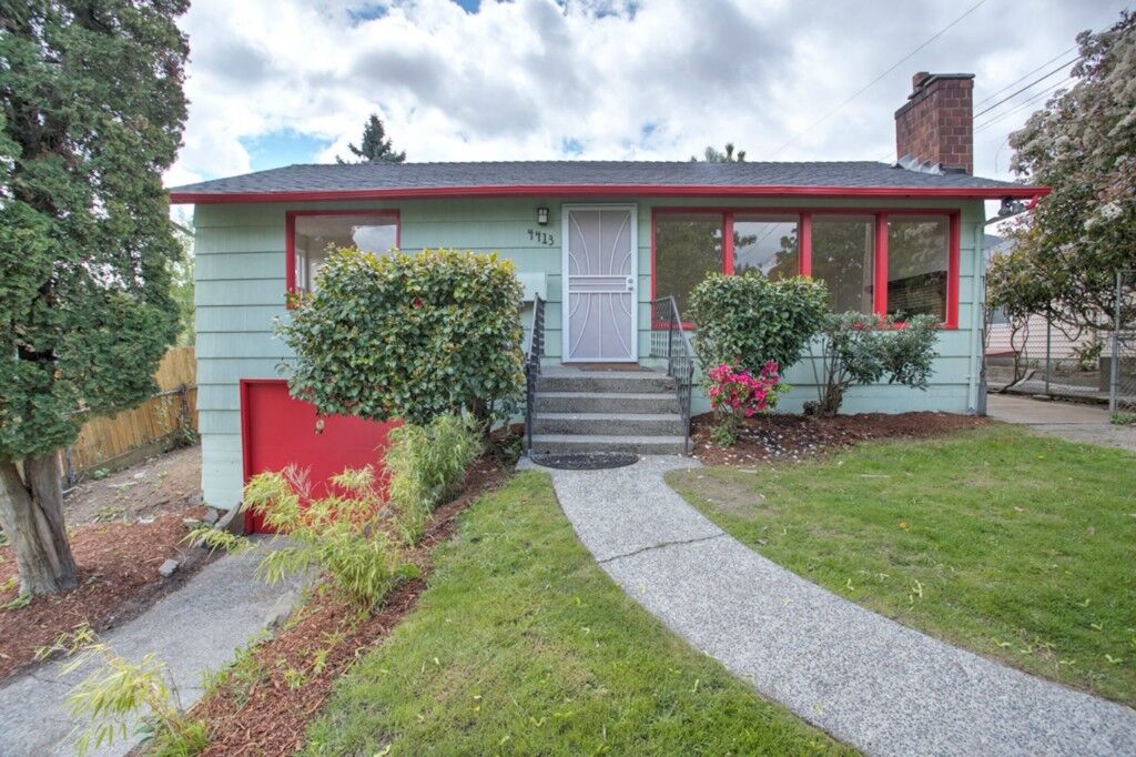 Property Photo: 4413 S Rose St WA 98118