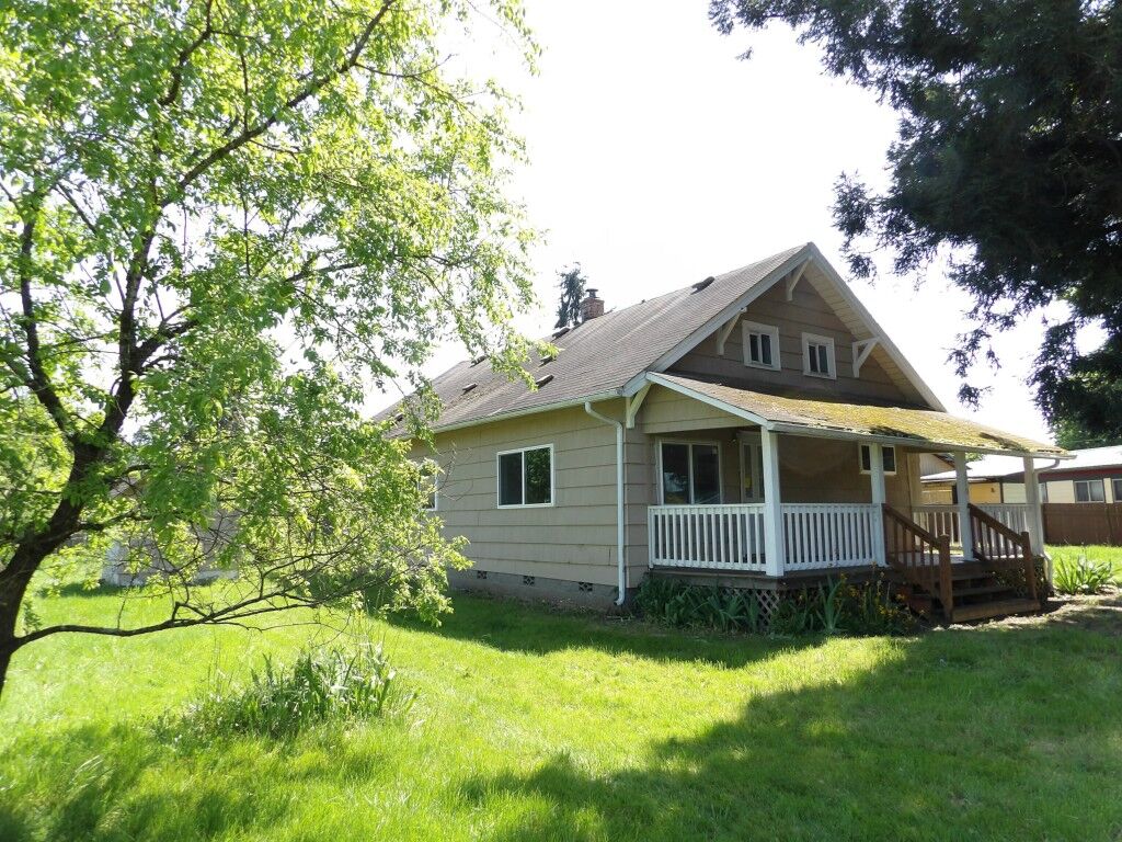 Property Photo:  510 3rd Ave NW  WA 98532 