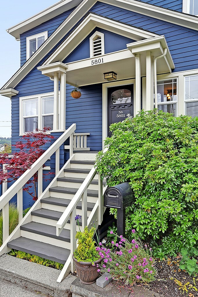 Property Photo: 5801 32nd Ave NW WA 98107