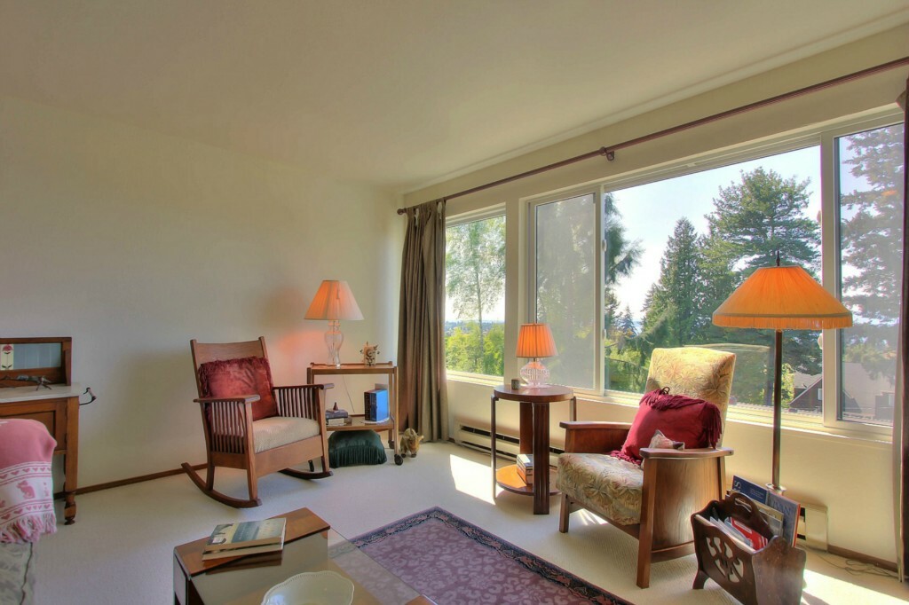 Property Photo:  215 N 120th St 301  WA 98133 