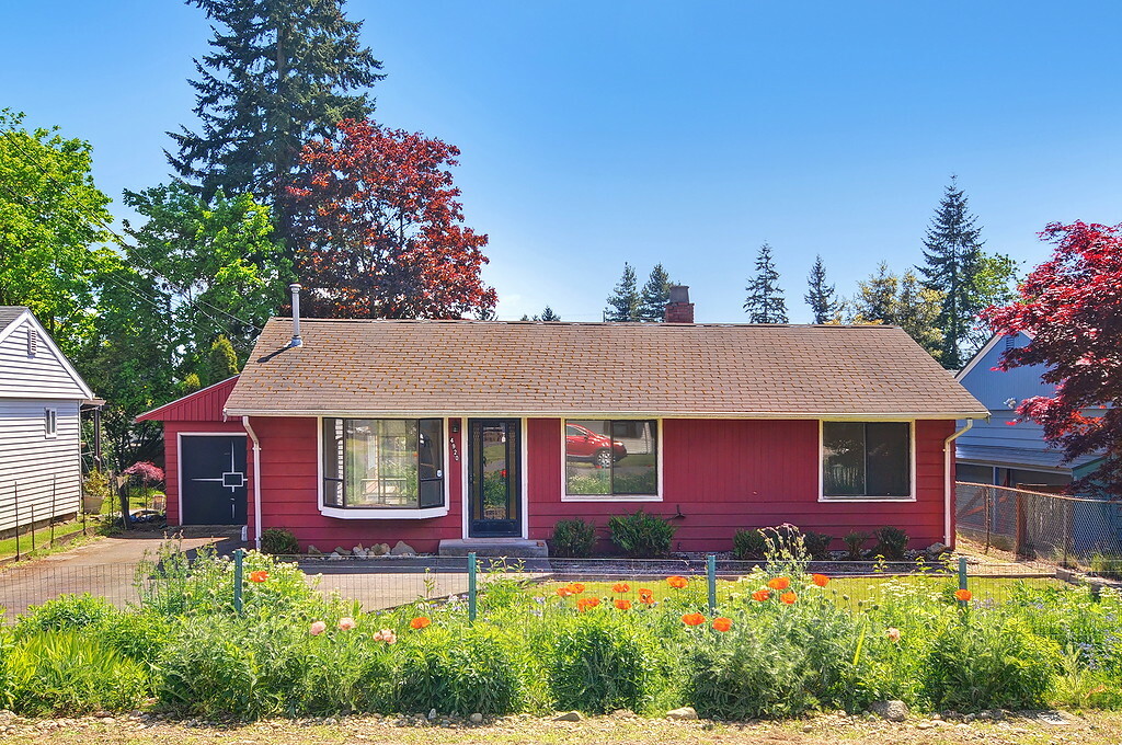 Property Photo:  4920 242nd St SW  WA 98043 