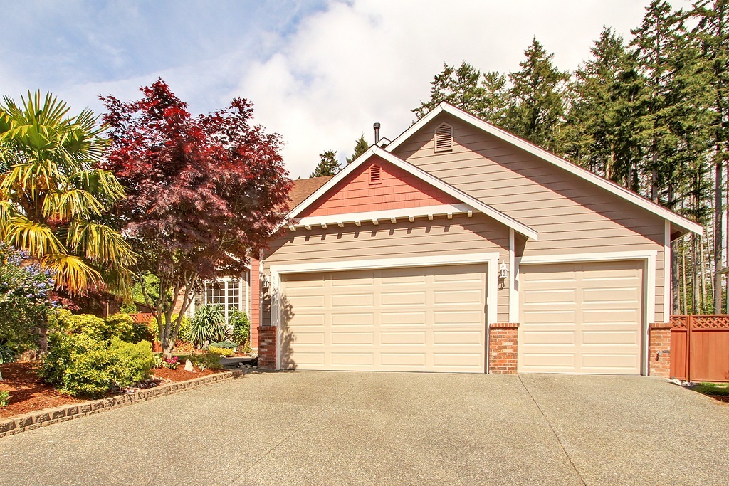 Property Photo:  16503 Hillpointe Cir  WA 98037 