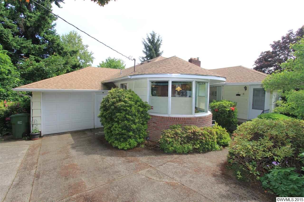 Property Photo: 635 Waldo Av SE OR 97302