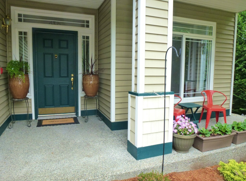 Property Photo:  21624 9th Ave SE D-107  WA 98021 