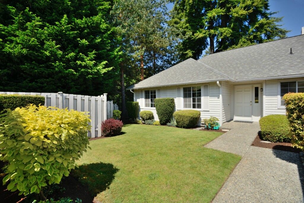 Property Photo: 6806 NE 160th St WA 98028