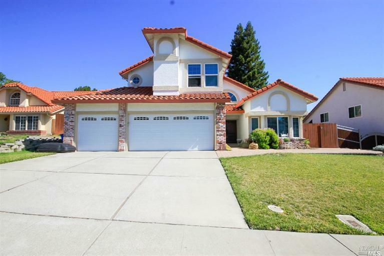 Property Photo:  820 Woburn Court  CA 95688 