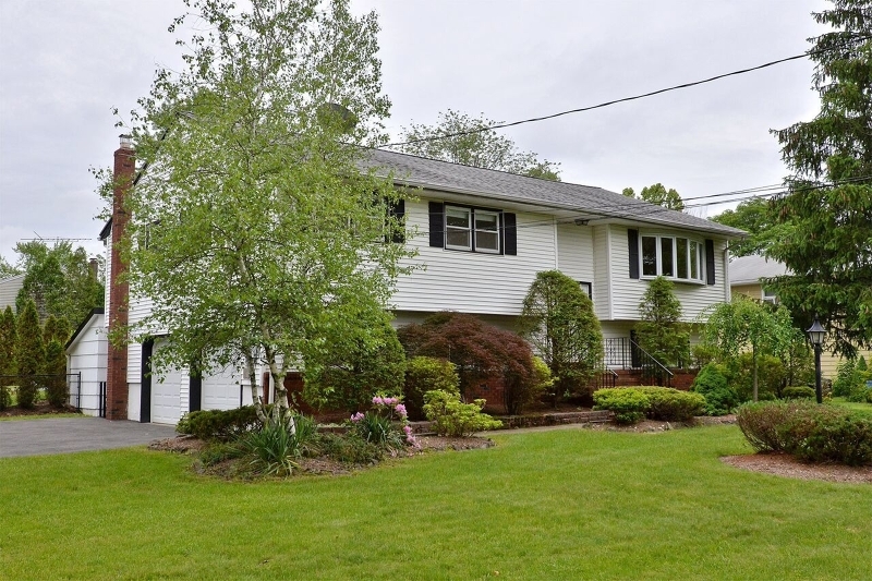 Property Photo: 39 Rockaway Pl NJ 07054