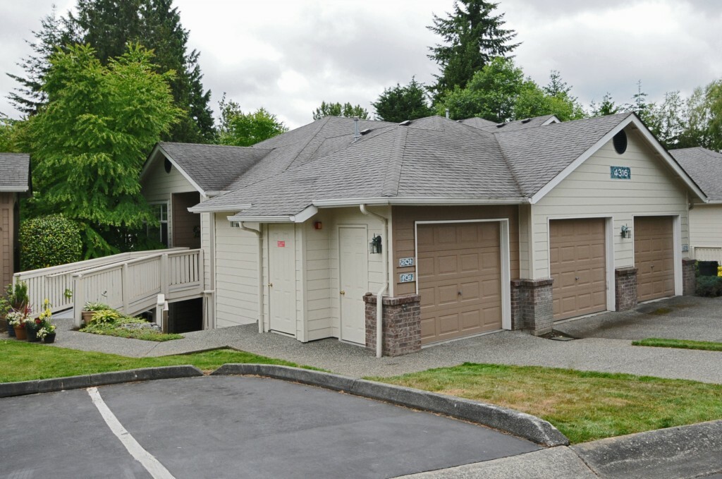 Property Photo:  4316 Stonebridge Wy 101  WA 98037 