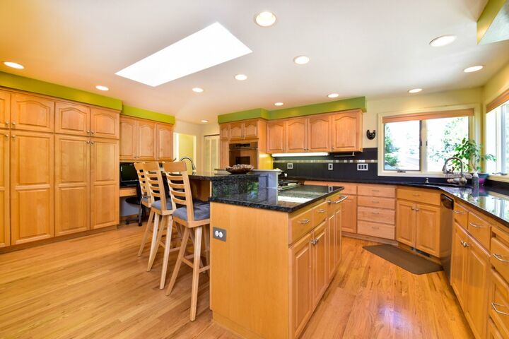 Property Photo: 1010 Chippewa St WA 98273