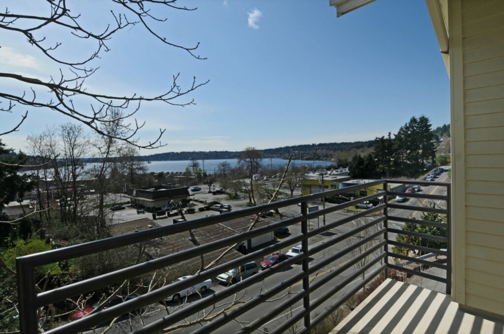 Property Photo:  6100 NE 181st St 8  WA 98028 