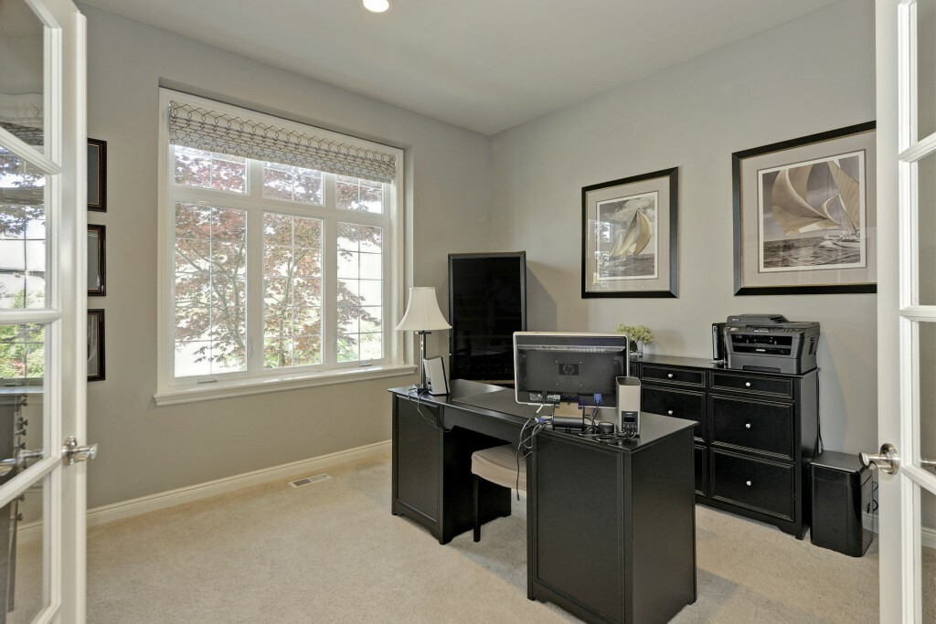 Property Photo:  2450 NE Davis Loop  WA 98029 