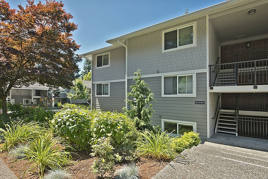 Property Photo:  15214 NE 8th St G1  WA 98007 