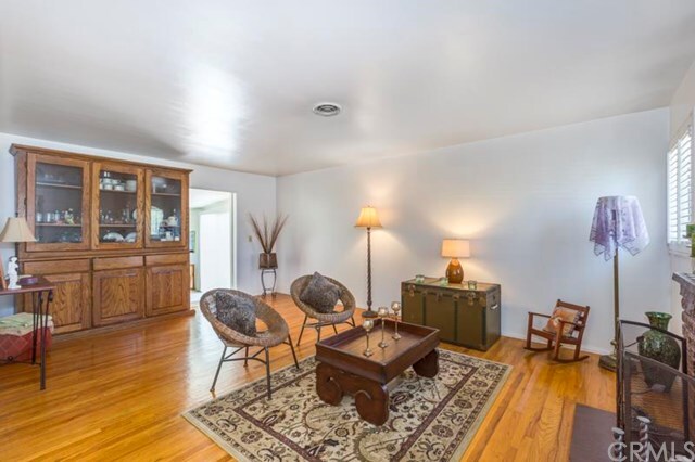 Property Photo:  1609 S Ivanhoe Street  CA 92804 