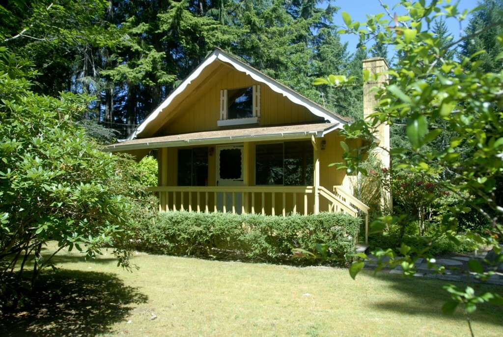 Property Photo:  71 E Leisure Lane  WA 98546 