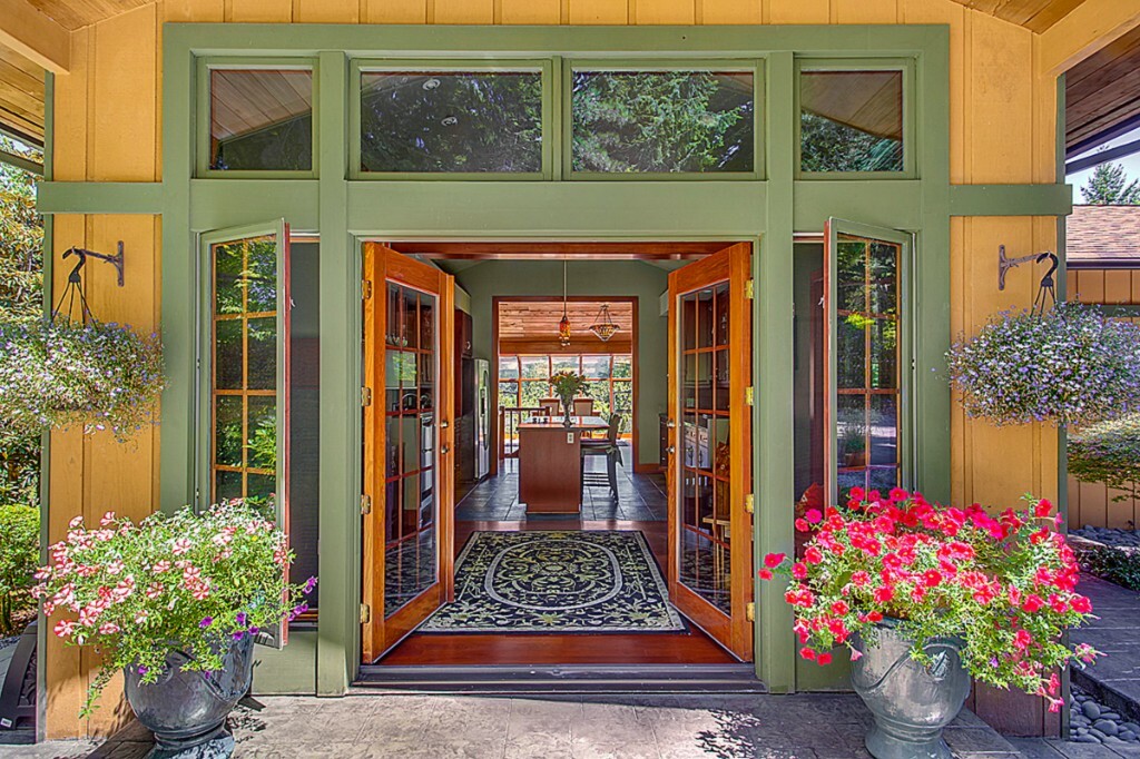 Property Photo: 41828 SE 142nd St WA 98045