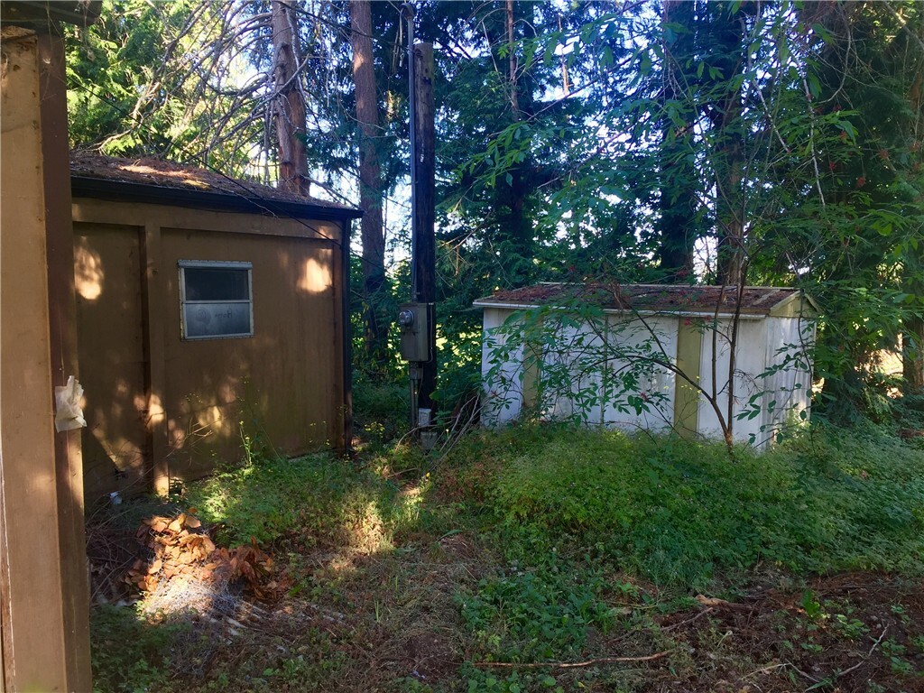 Property Photo: 9105 207th Ave E WA 98391