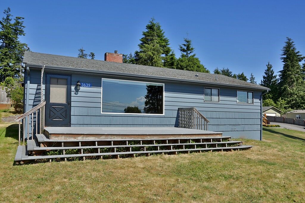 Property Photo:  3639 Lagoon View Dr  WA 98253 