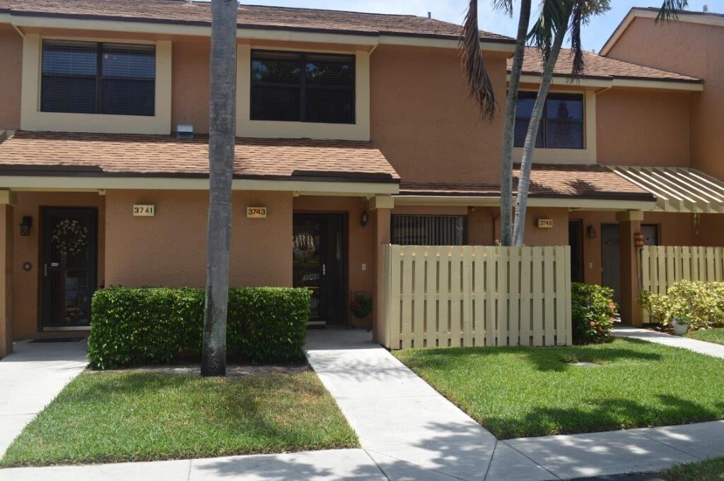Property Photo: 3743 Carambola Circle 2891 FL 33066