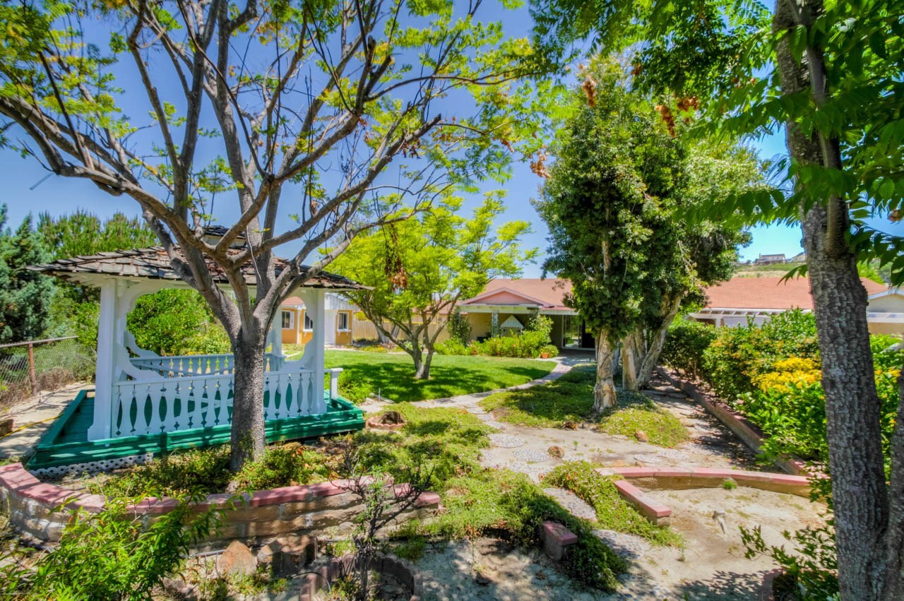 Property Photo: 1201 Paseo Hermosa CA 92056