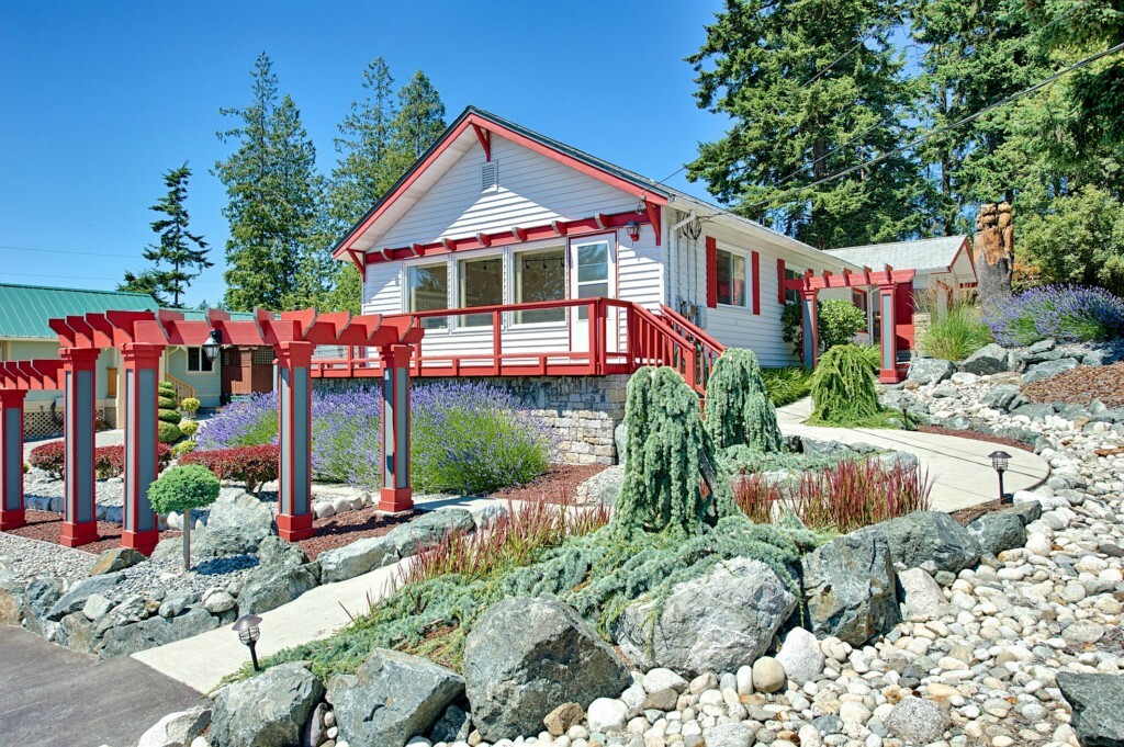 Property Photo:  6002 Sunset Ave  WA 98221 