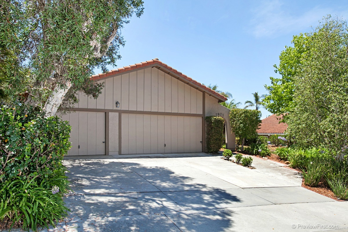 Property Photo:  7921 Terraza Disoma  CA 92009 