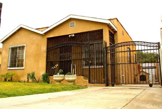 Property Photo:  1724 W 60th Street  CA 90047 