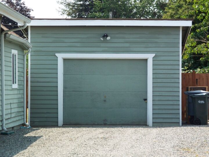 Property Photo:  1612 Everett St  WA 98390 