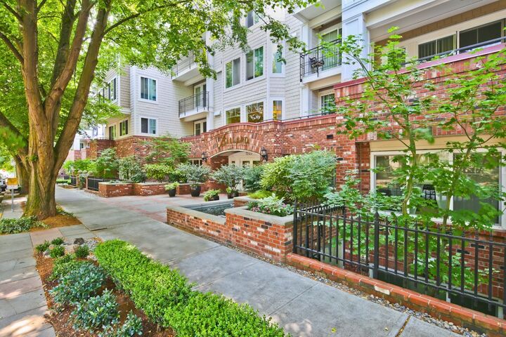 1525 NW 57th St 307  Seattle WA 98107 photo