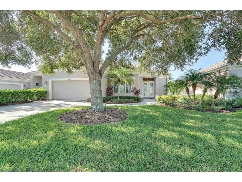 Property Photo: 8726 52nd Avenue E FL 34211
