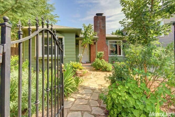 Property Photo:  2864 2nd Avenue  CA 95818 