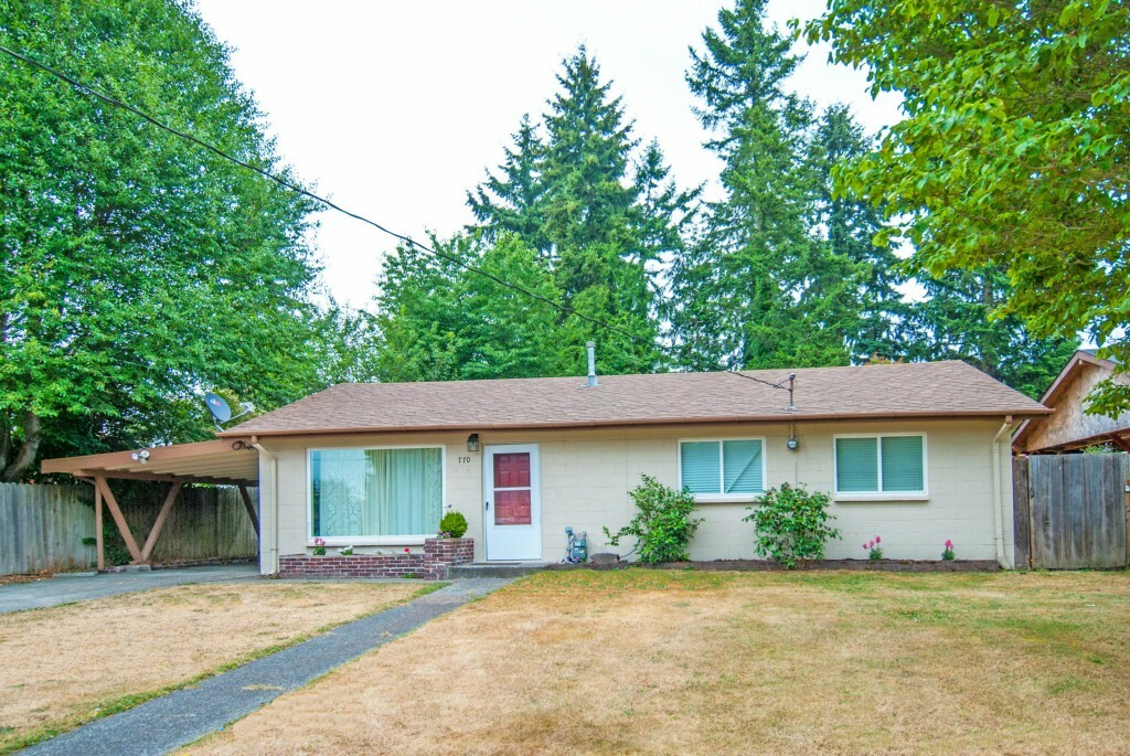 Property Photo:  770 Redmond Ave NE  WA 98056 