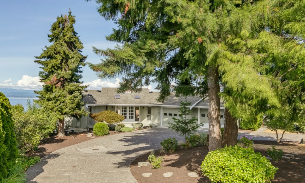 Property Photo:  1847 SE Camano Dr  WA 98282 