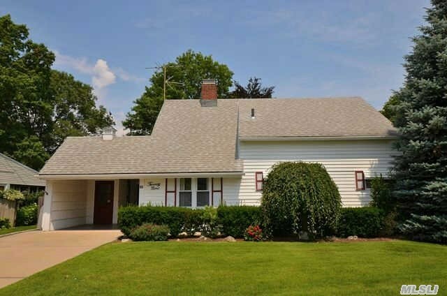 Property Photo:  29 Wayside Lane  NY 11793 