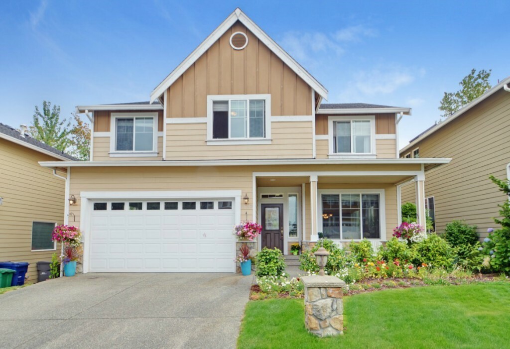 Property Photo:  8702 S 133rd Place  WA 98178 