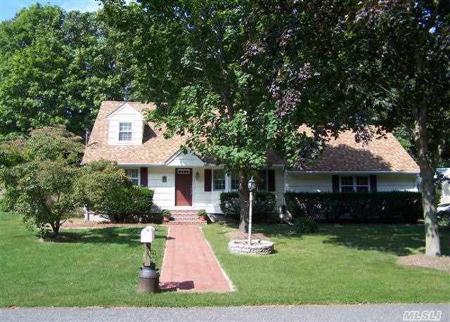 Property Photo:  2 Southwood Drive  NY 11764 