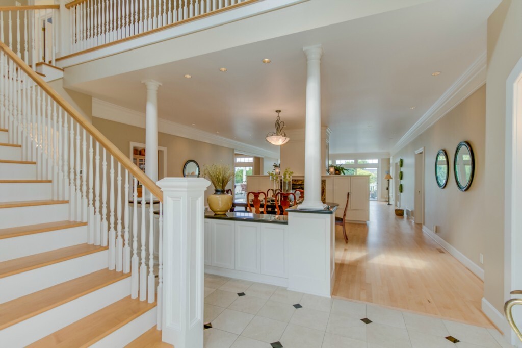 Property Photo: 6405 108th Ave NE WA 98033