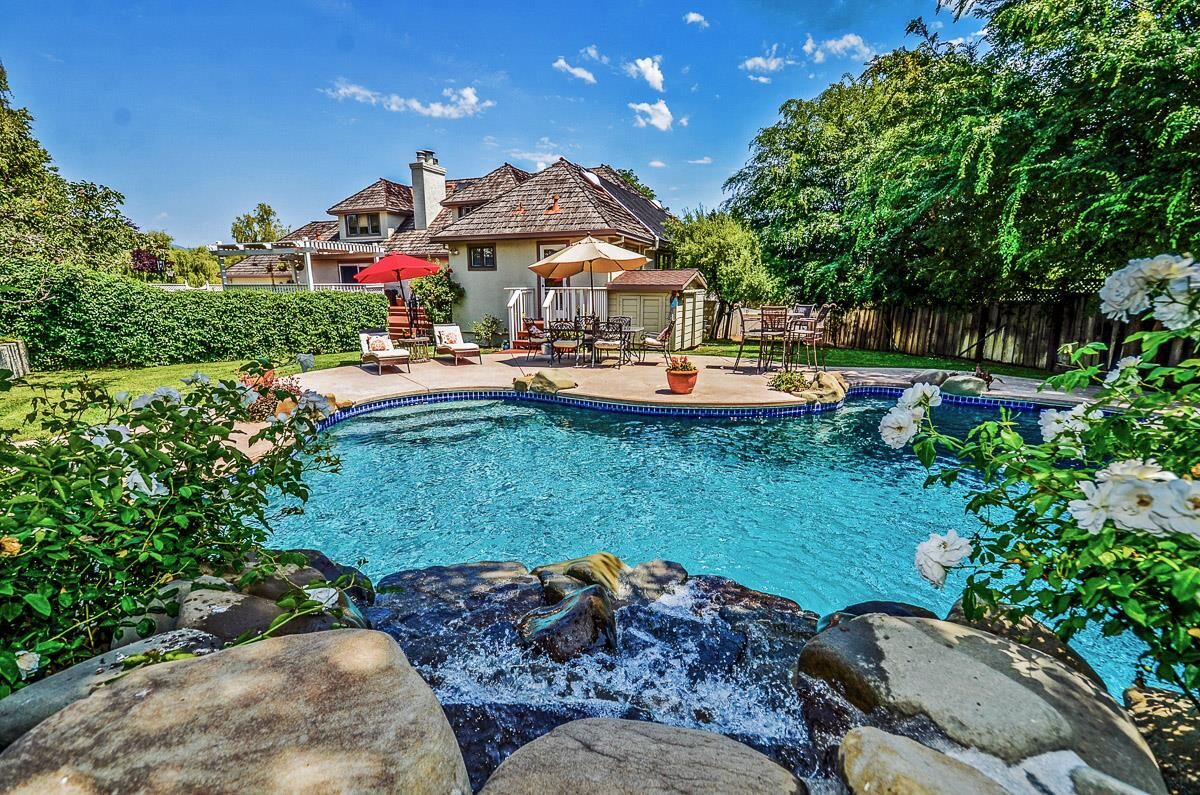 Property Photo: 25 Casa Way CA 95066