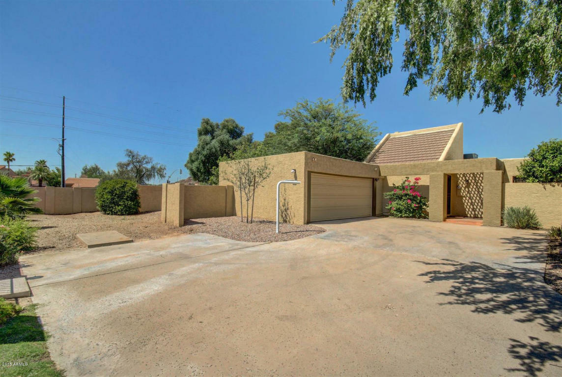 Property Photo:  313 E Ambassador Drive  AZ 85288 