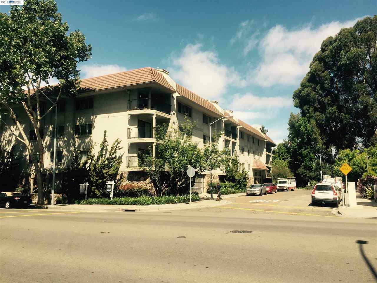 Property Photo: 400 Davis St 211 CA 94577