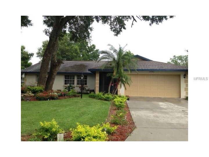 Property Photo:  4590 Hamlets Grove Drive  FL 34235 