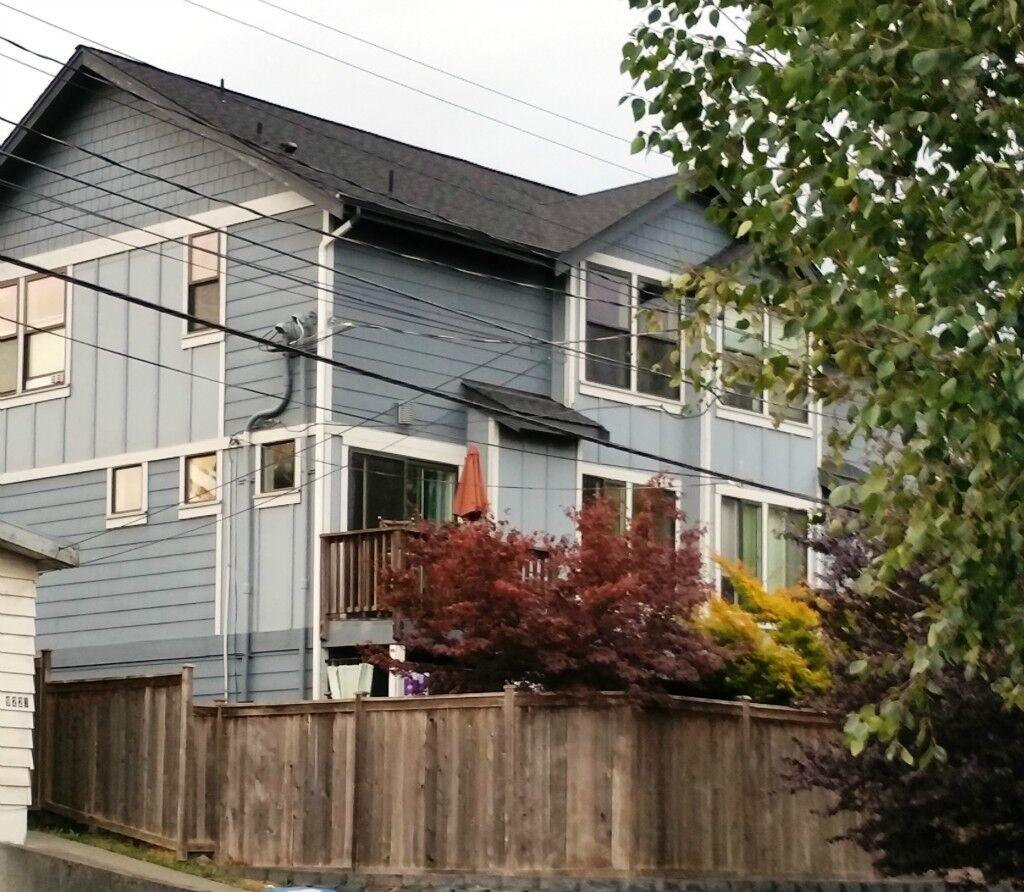 Property Photo: 9225 Ashworth Ave N A WA 98103
